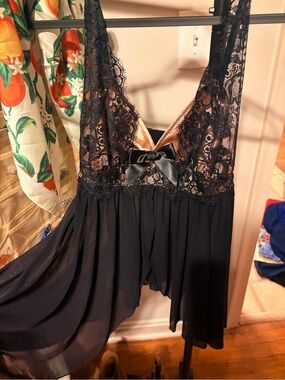 Frederick's of Hollywood Black Lace & Nude Satin Trim Babydoll Chemise